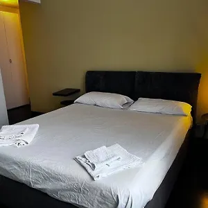sandra-flexyrent-wifi-charming-apt-in-ticinese.italymilanhotels.net/